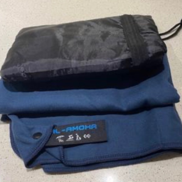 Microfibre Travel Towel - Picture 1 of 3